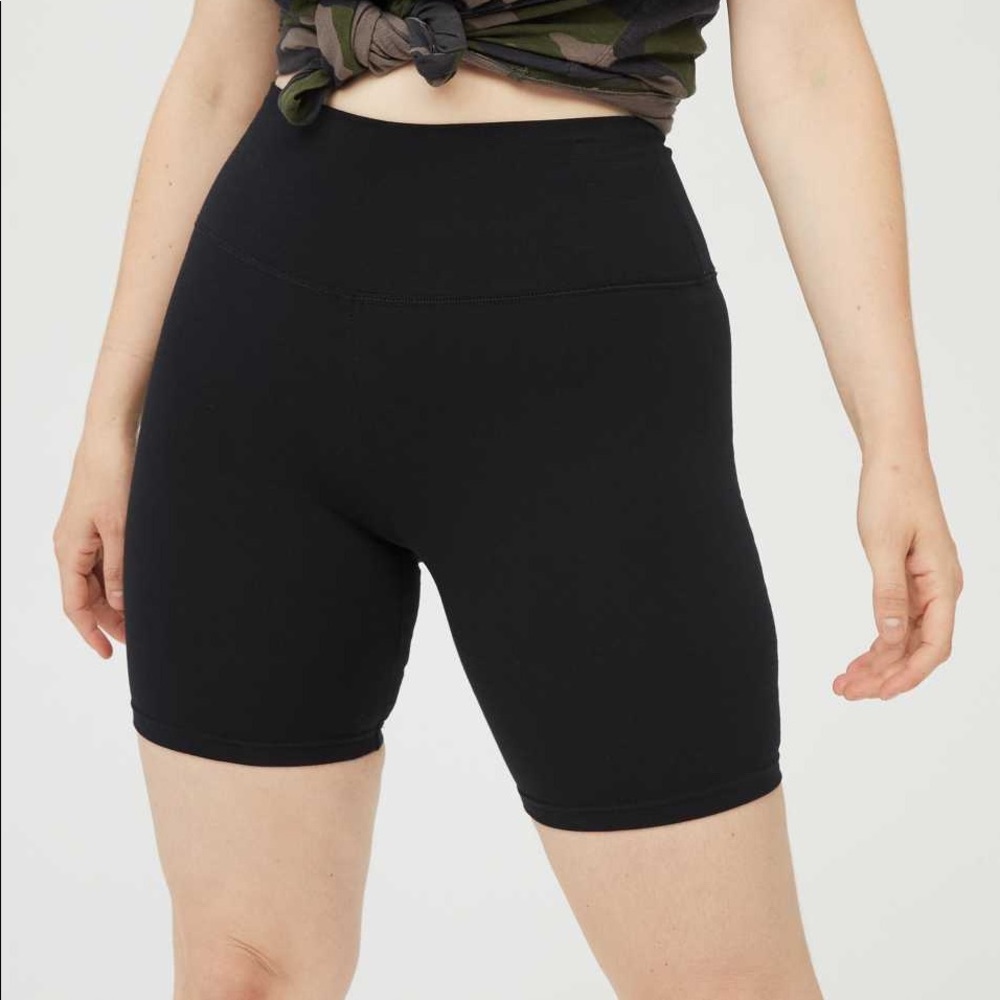 Like new! Aerie OG offline bike shorts small
